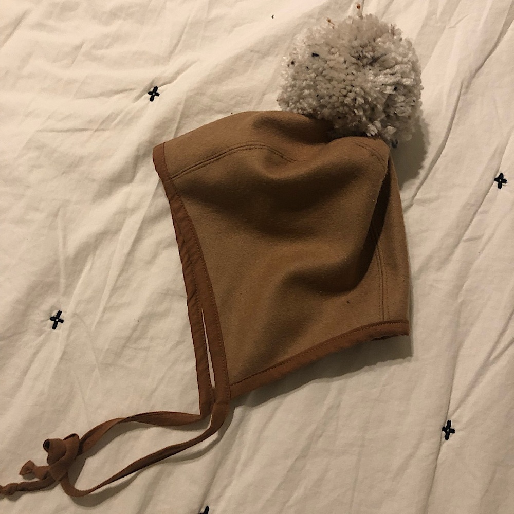 Rain People Pom bonnet